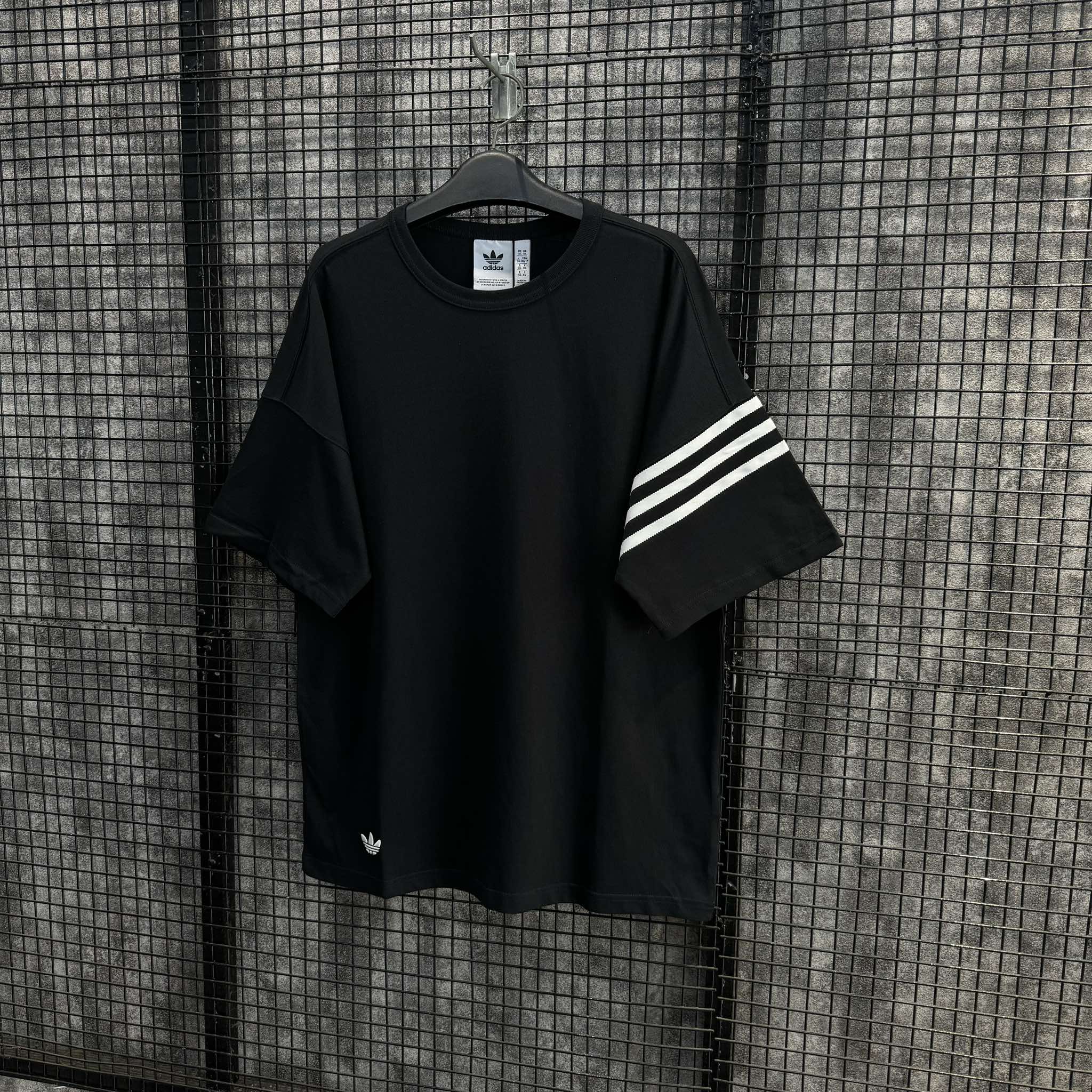 Áo Adidas Adicolor Neuclassics Black [ IW0972 ]