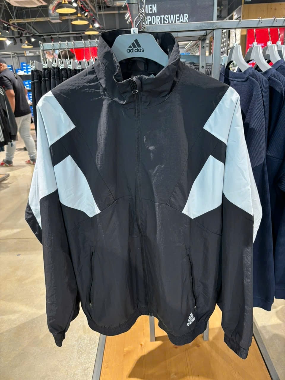 Áo Khoác Gió Adidas Lót Nỉ Màu Đen [ IT6071 ]