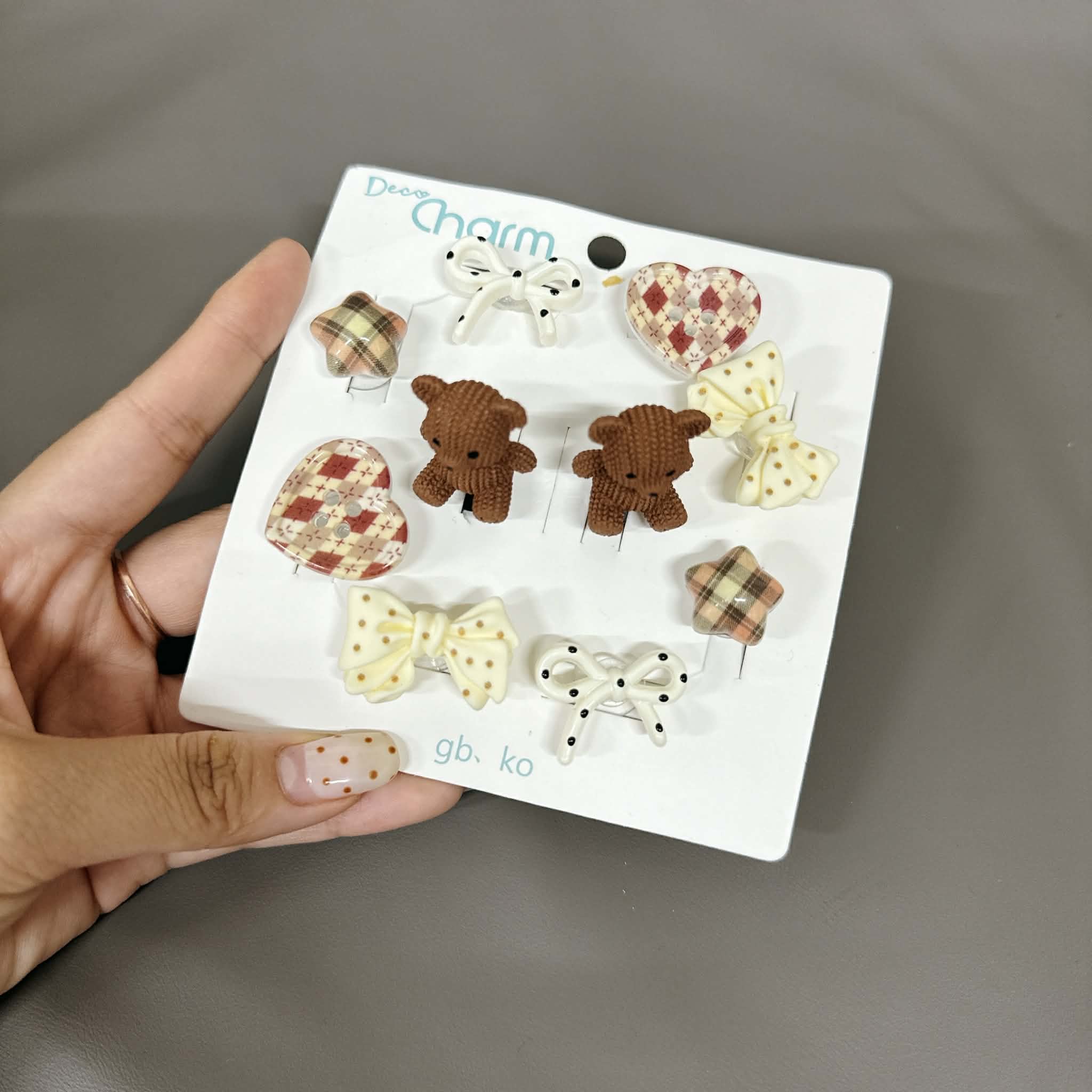 Combo 10 chiếc Jibbitz Crocs, Sticker Gắn Dép, Charm Bearbrick