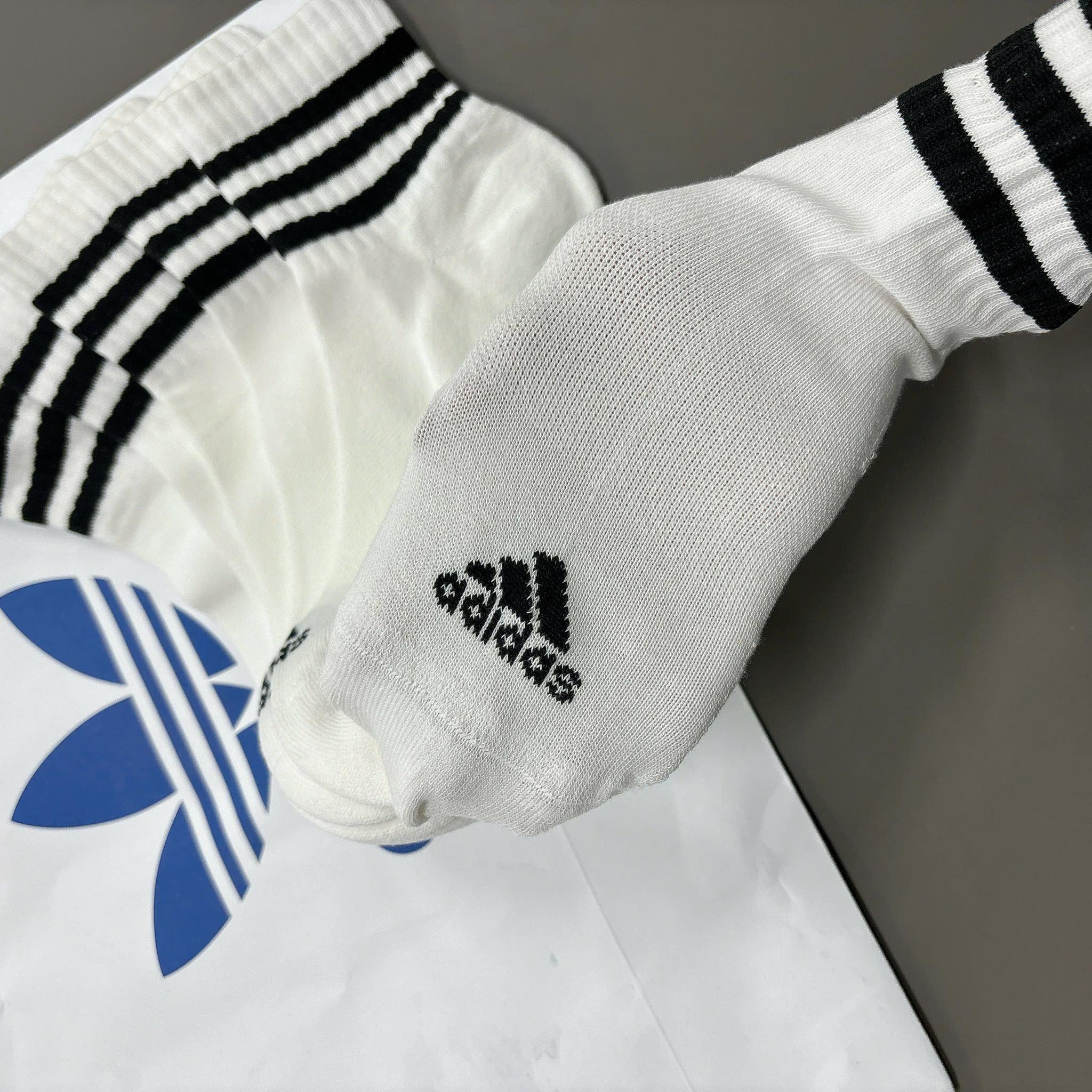 Set Tất Adidas 3-Stripes Cushioned Sportswear Mid Cut Socks 3 Pairs White [ HT3456 ]