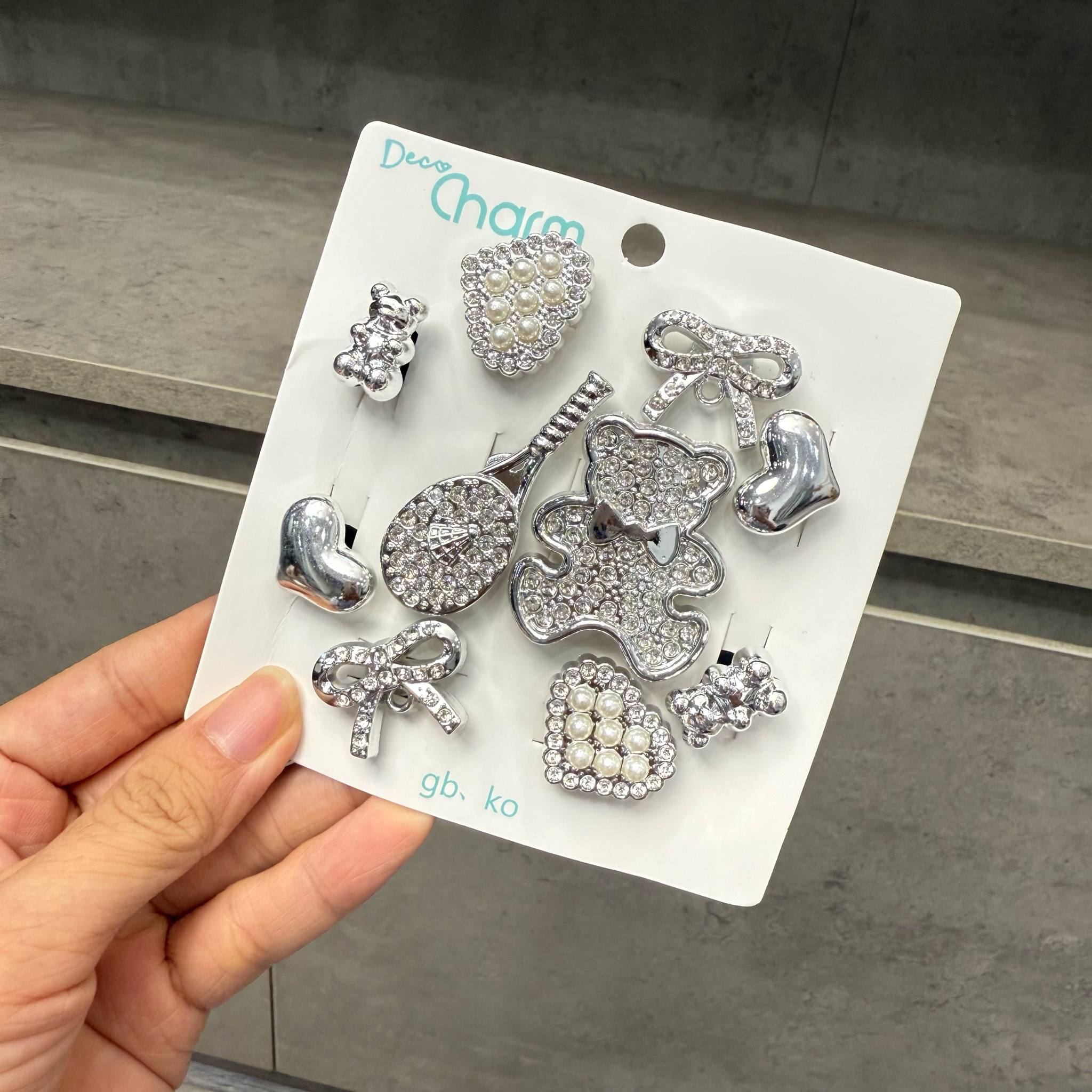 Combo 10 chiếc Jibbitz Crocs, Sticker Gắn Dép, Charm Bearbrick