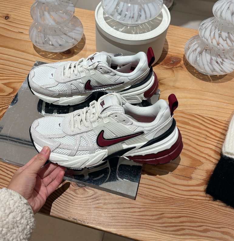 Giày Nike V2K Run SE White Team Red [ HQ3500-100 ]