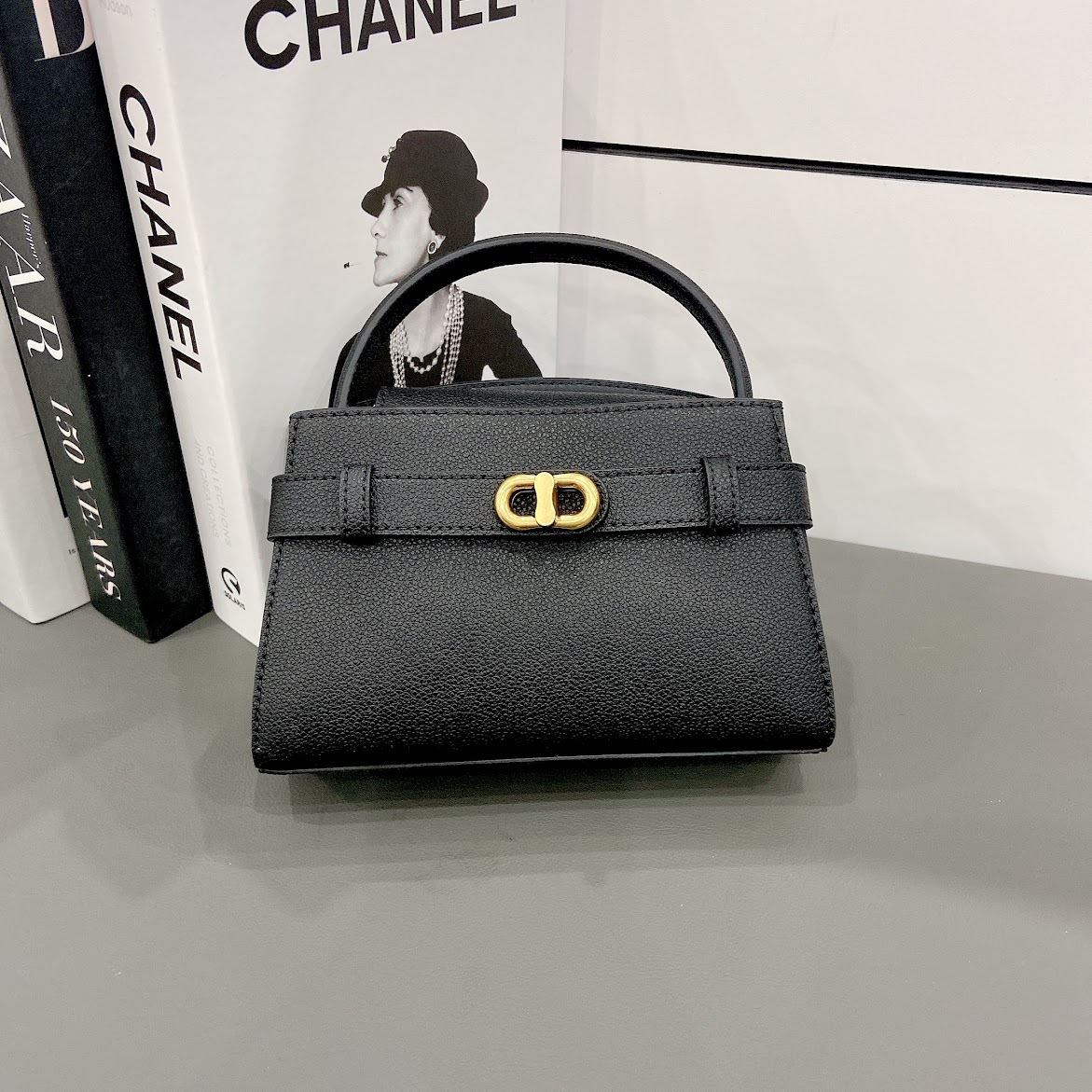 Túi Charles & Keith Aubrielle Metallic-Buckle Top Handle Bag - Black [ CK2-50270880 ]
