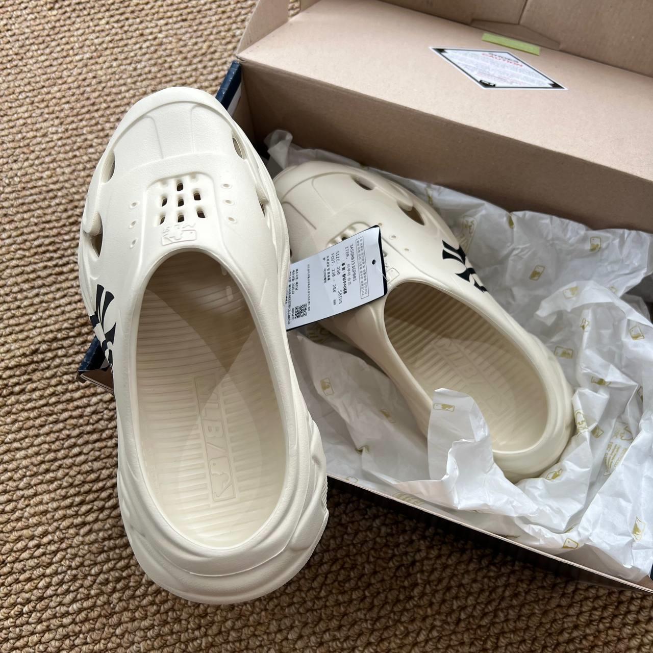 Giày MLB Big Ball Chunky Recovery Mule New York Yankees Ivory [ 3ASQR0153 50IVS ]