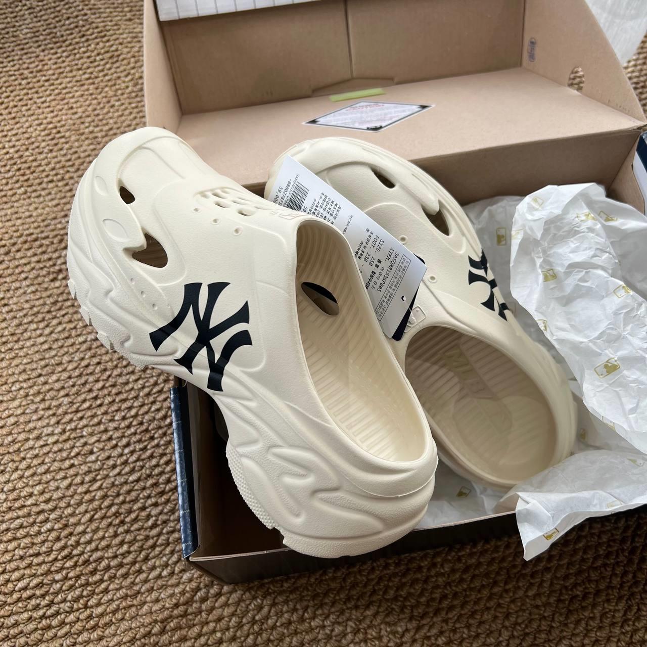 Giày MLB Big Ball Chunky Recovery Mule New York Yankees Ivory [ 3ASQR0153 50IVS ]