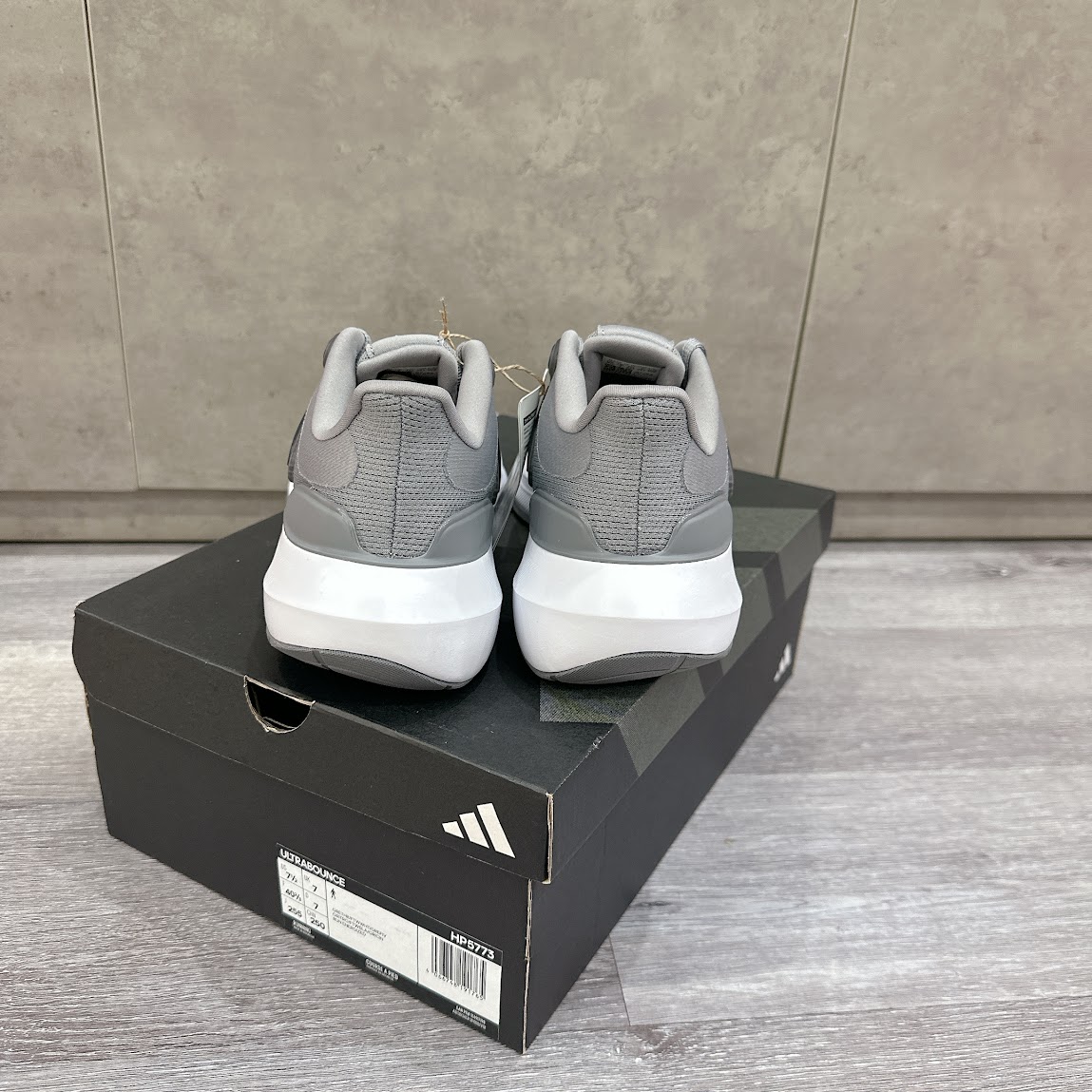 Giày Adidas Giày Ultrabounce Xám [ HP5773 ]