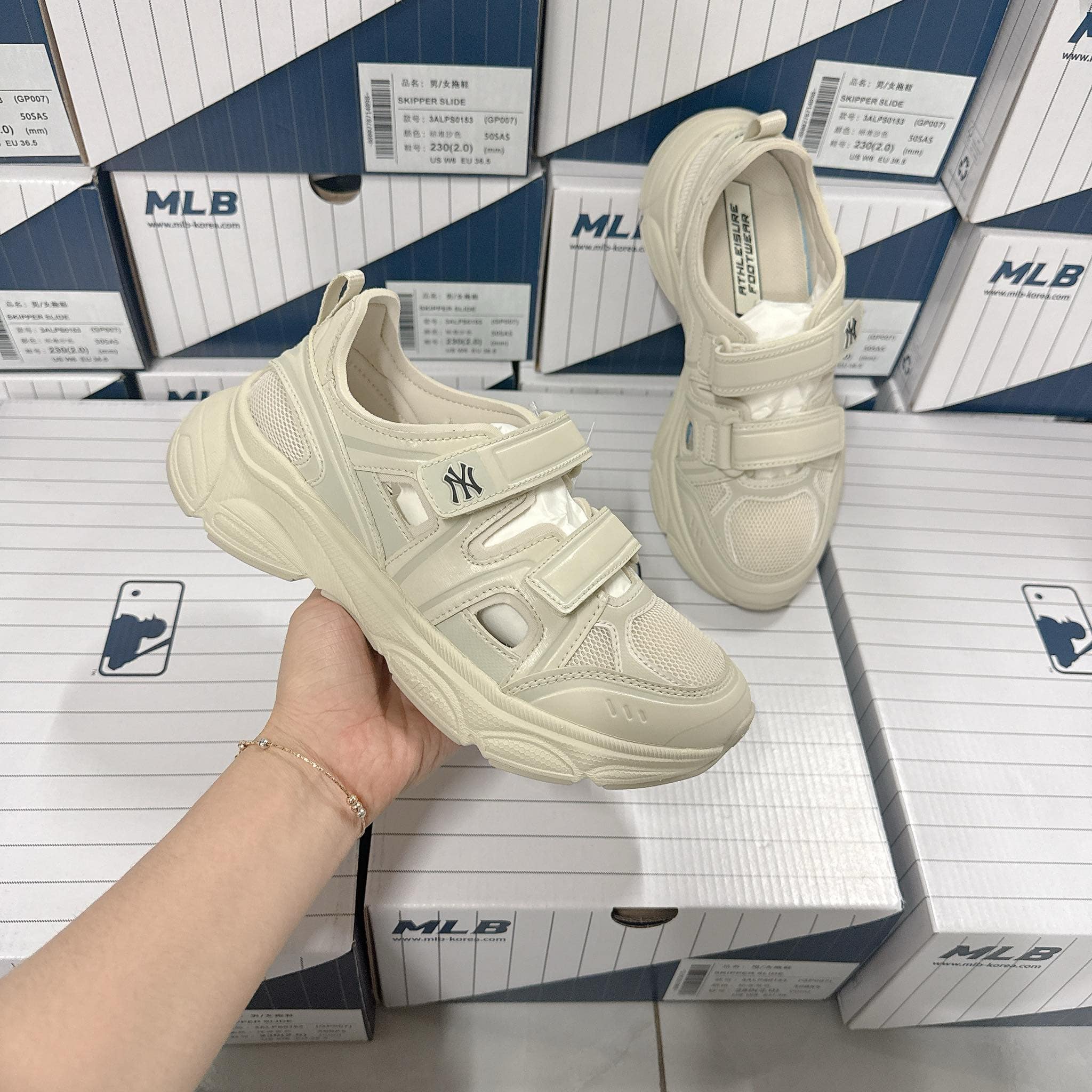 Sục MLB Ace Runner Mary Jane White [ 3ASDACE53-50CRS ]