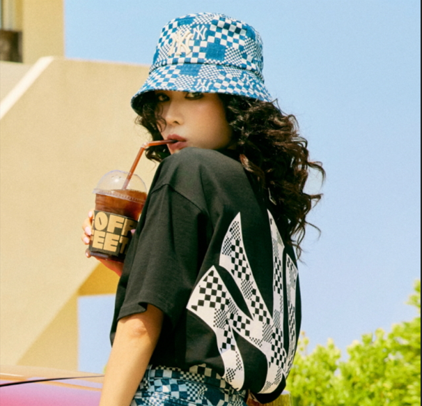 Áo MLB Logo New York Yankees màu đen [ 3ATSM8023-50BKS ]