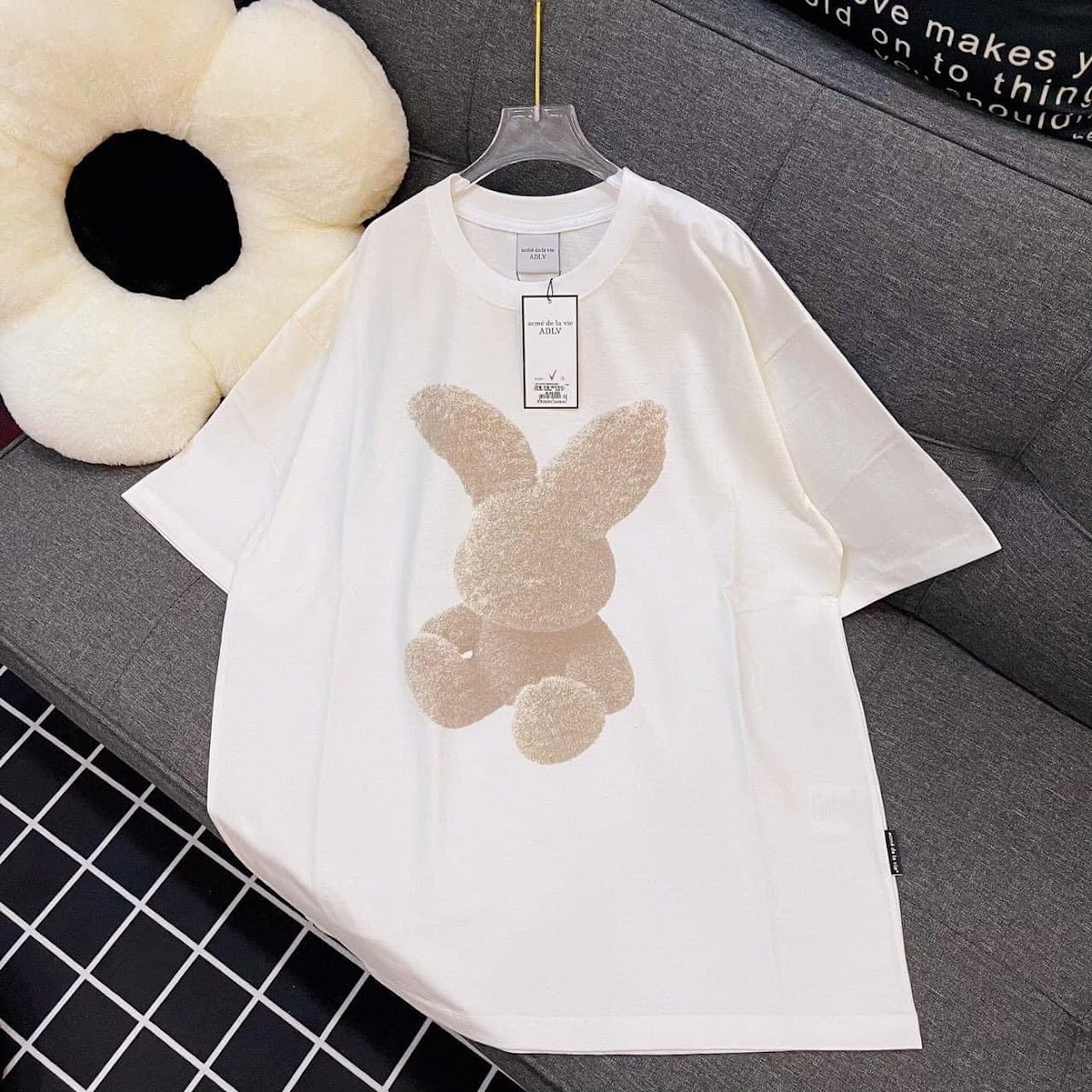 Áo Thun ADLV Fuzzy Rabbit Short Sleeve T-Shirt Black Màu Kem [ ADLV23SS-SSBKZR-CRM ]