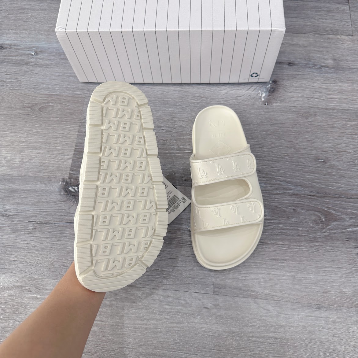 Dép MLB Chunky Los Angeles Dodgers Màu Trắng [ 3ALPCBT33-07WHS ]