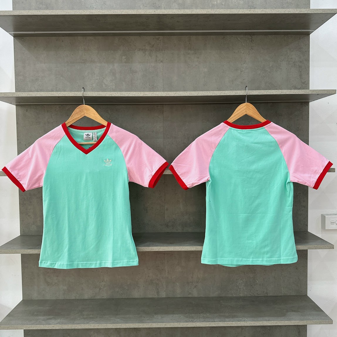 Áo Adidas Adicolor 70s V-Neck Cali Green [ IK7887 ]