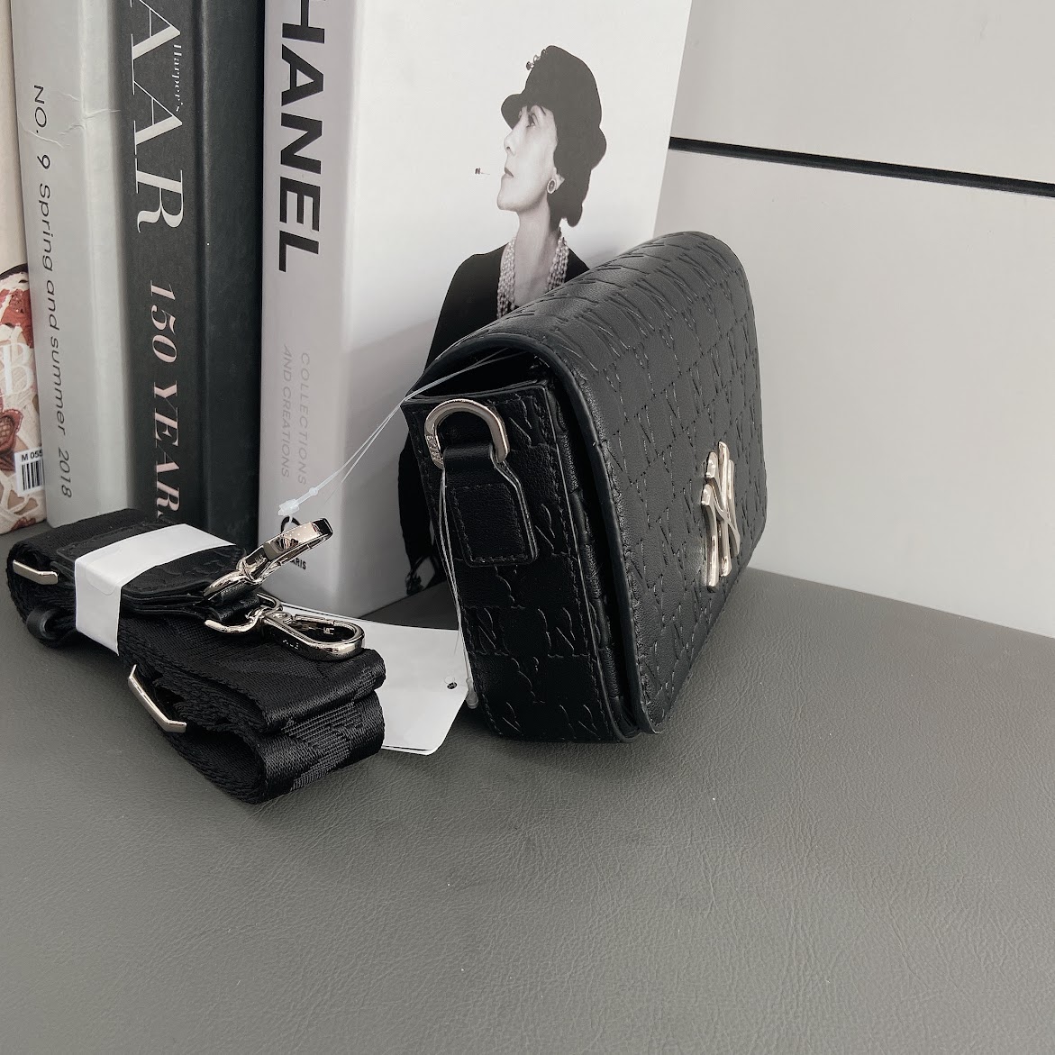 Túi MLB Monogram Hoodie NY Yankees Màu Đen [32BGPB111-50L]