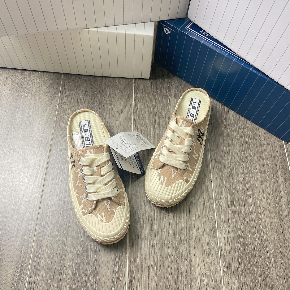 GIÀY MLB PLAYBALL MULE MONOGRAM NEW YORK YANKEES Cream [ 3AMUM212N 50BGD ]