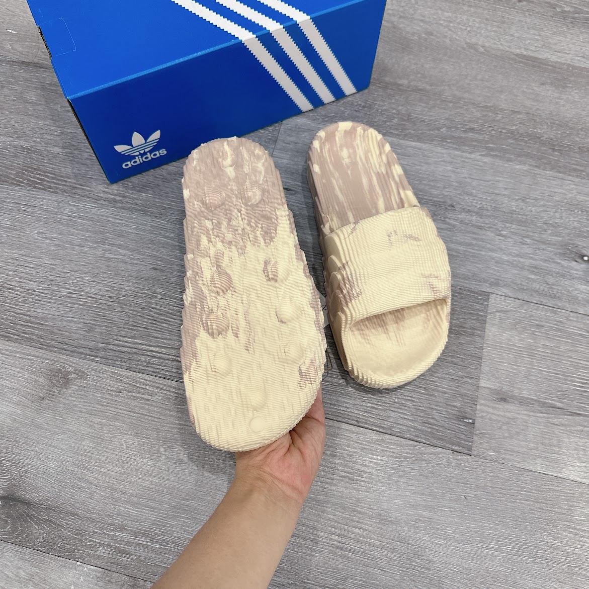 Dép Adidas Adilette 22 Sand Strata Beige [ HP6516 ]