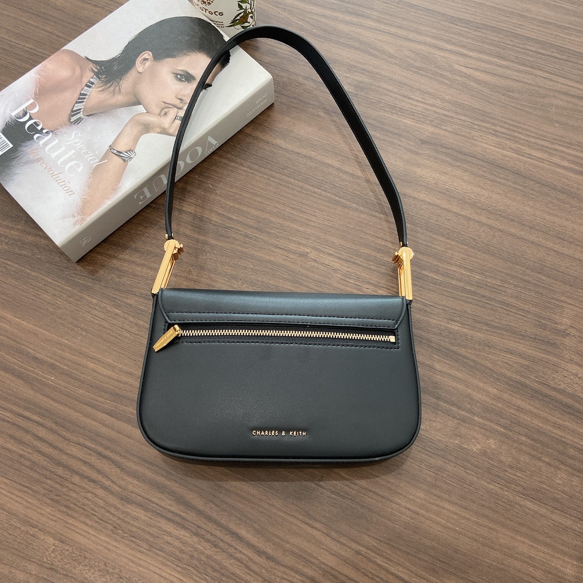 Túi Charles & Keith Koa Square Push Lock Shoulder Bag Black [ CK2-20270818 ]