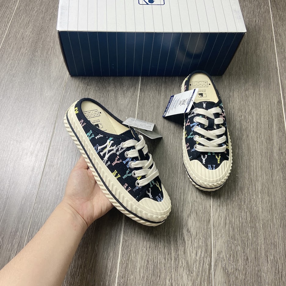 Giày MLB PLAYBALL Mule Monogram NY Màu Đen [ 32SHSM111-50L ]