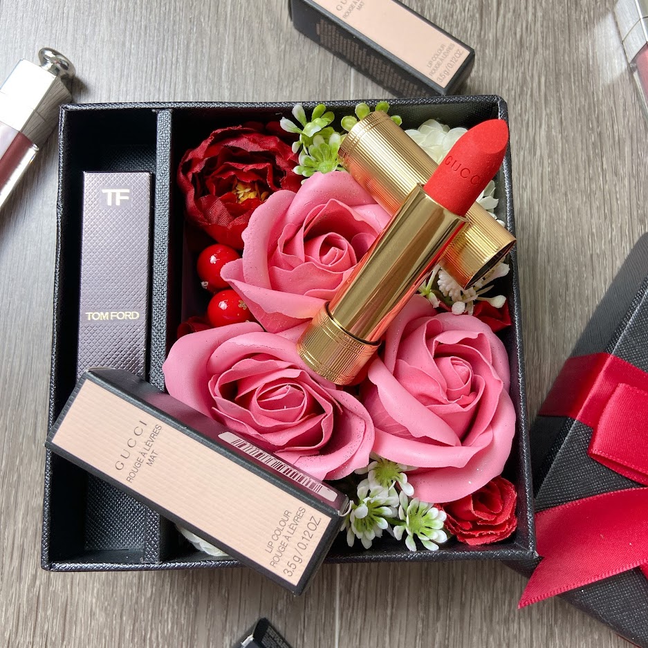 Son Gucci Rouge À Lèvres Mat Lip Colour 500 Odalie Red