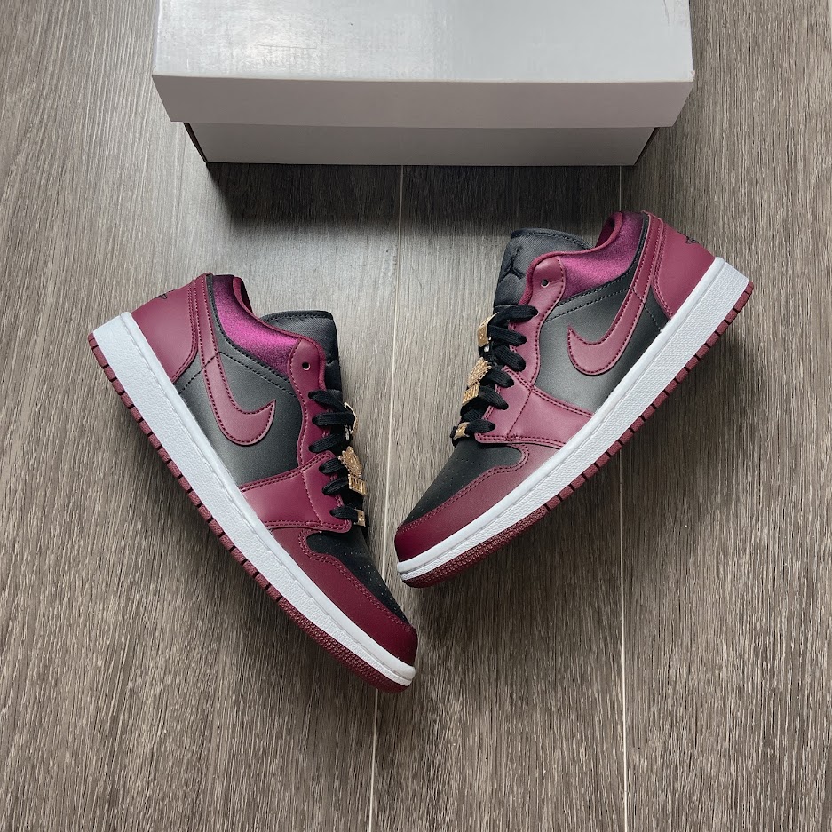 Giày Nike WMNS AIR JORDAN 1 LOW SE DB6491 600