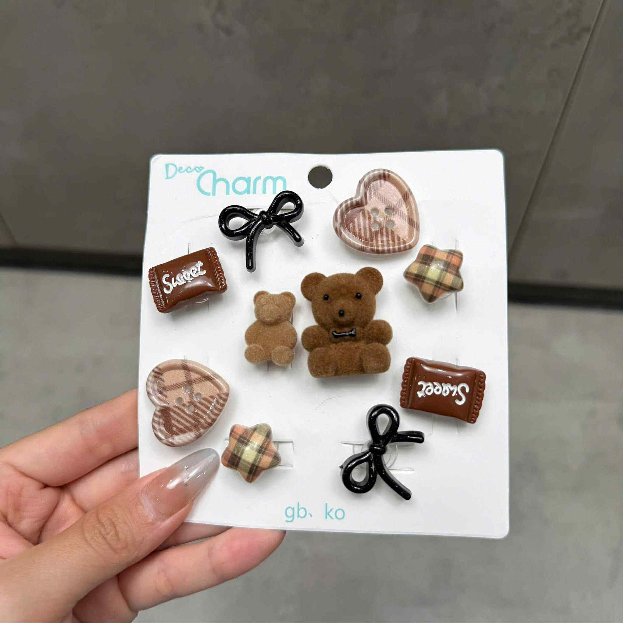 Combo 10 chiếc Jibbitz Crocs, Sticker Gắn Dép, Charm Bearbrick