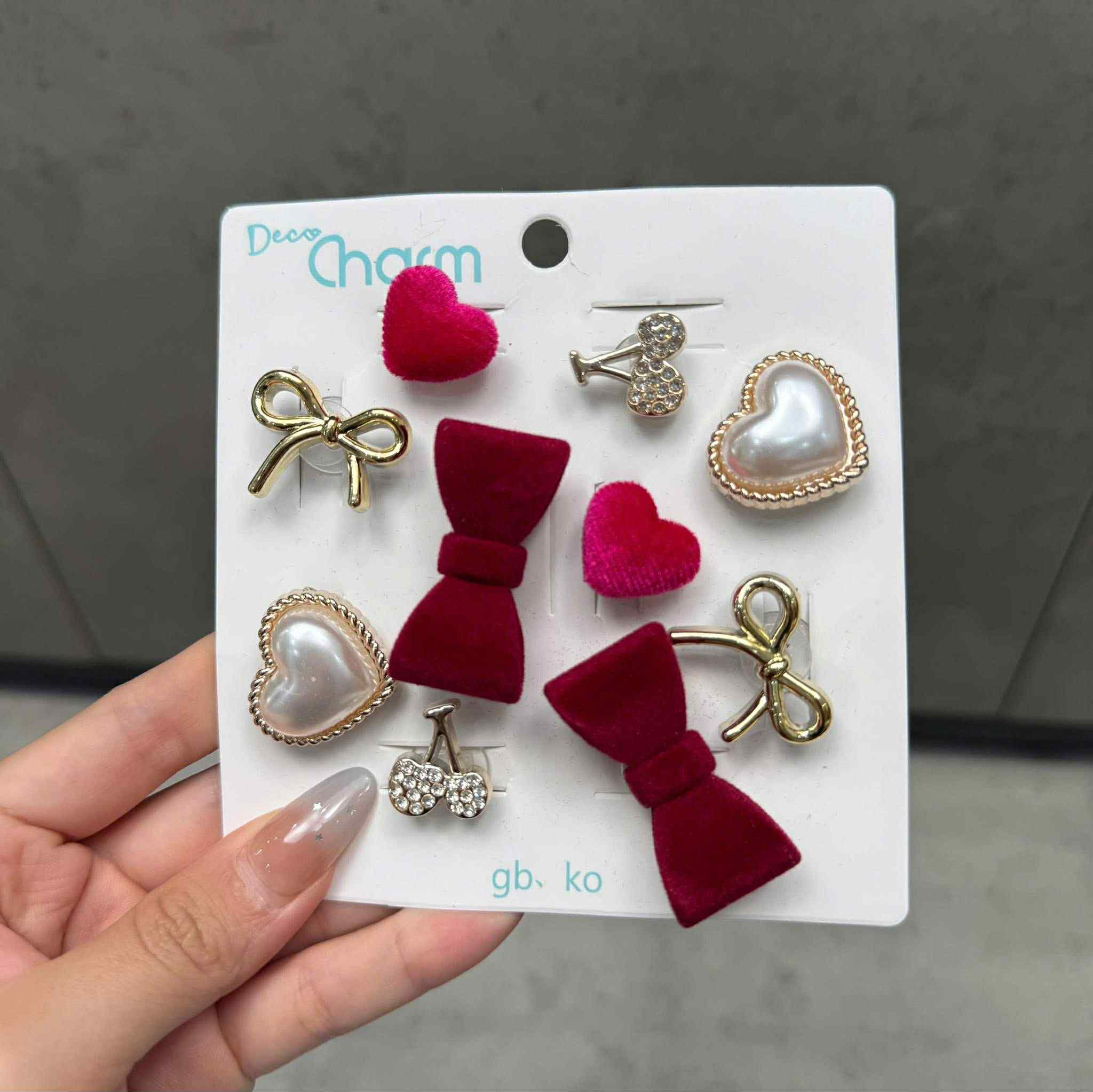 Combo 10 chiếc Jibbitz Crocs, Sticker Gắn Dép, Charm Bearbrick