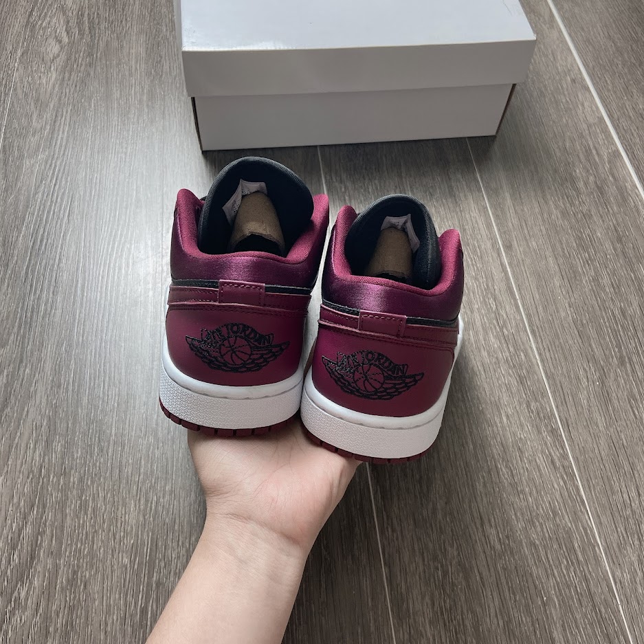 Giày Nike WMNS AIR JORDAN 1 LOW SE DB6491 600