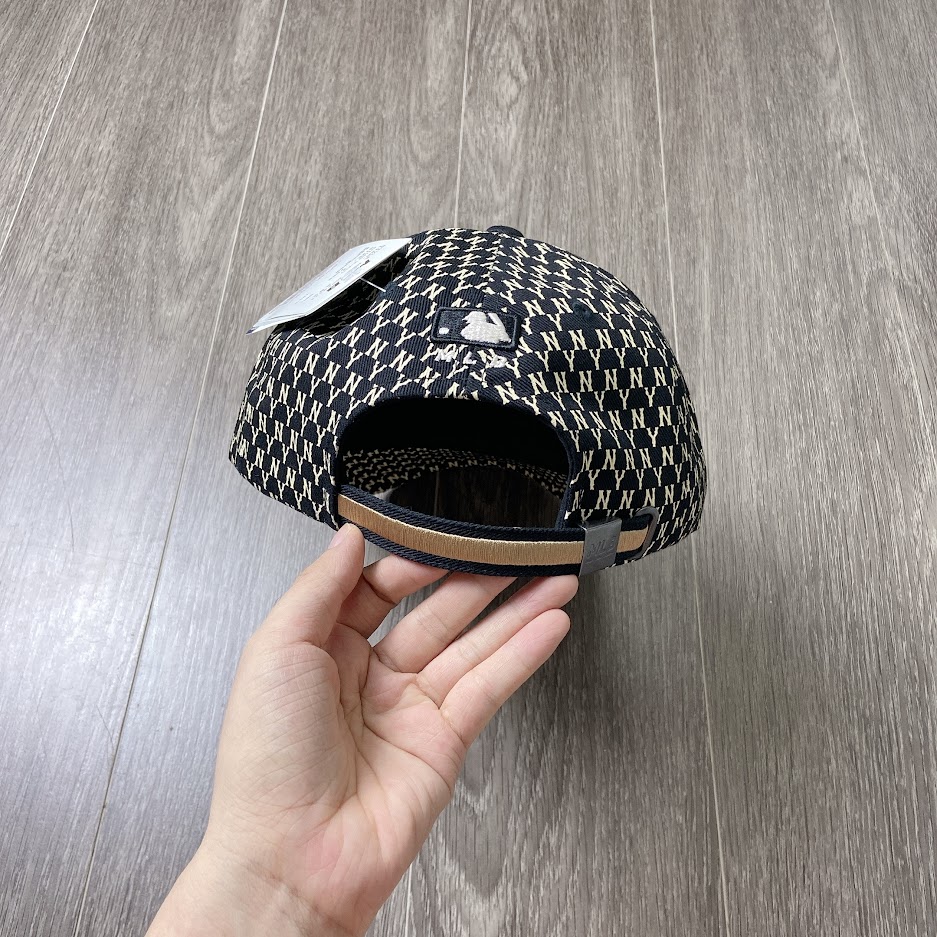 Mũ MLB Lưỡi Trai NY màu Đen [ 32CPFB111-50L ]