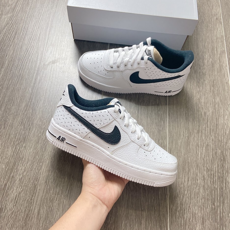 NIKE AIR FORCE gs DC9189 100 (AF1)