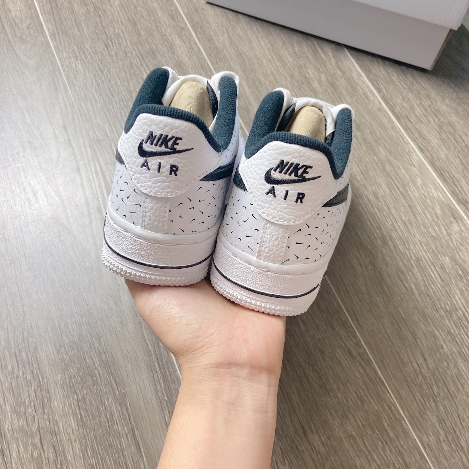 NIKE AIR FORCE gs DC9189 100 (AF1)