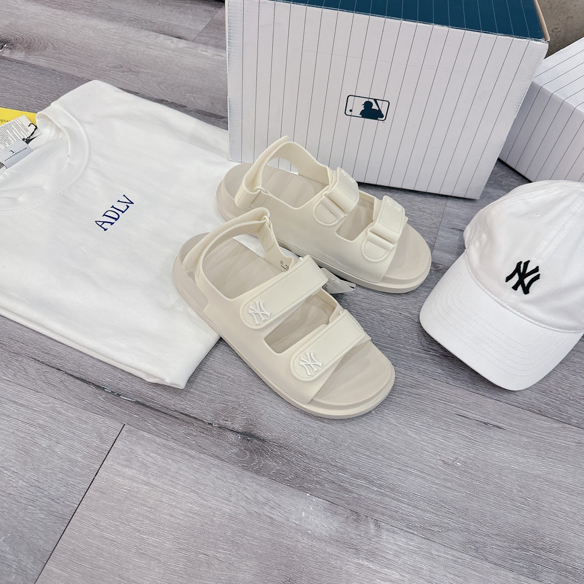 MLB  Giày sandals quai ngang khóa dán Resort Chunky