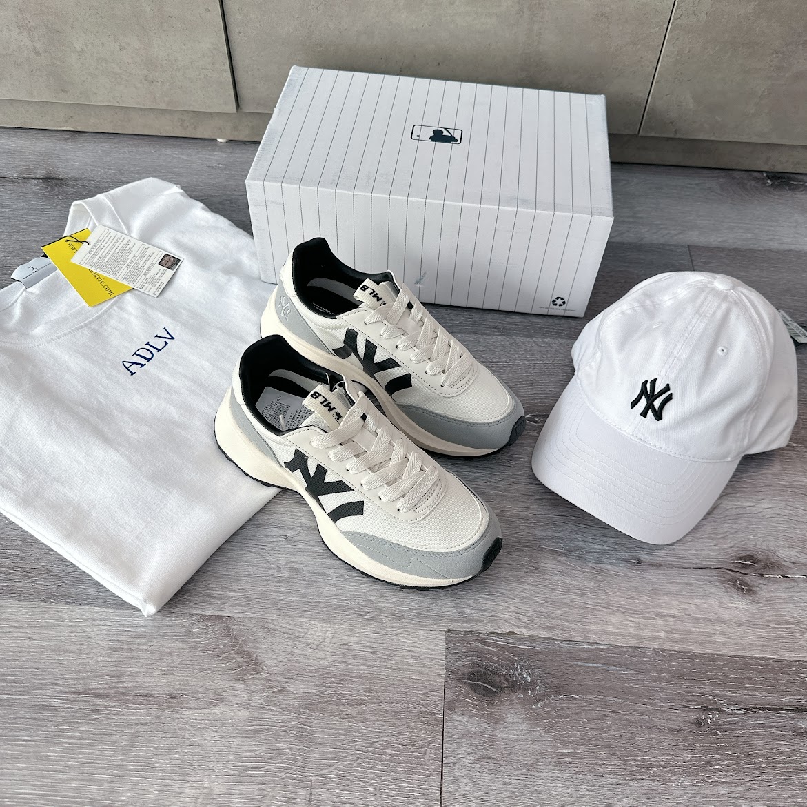 Giày MLB Chunky Jogger New York Yankees Màu Trắng Xám [ 3ASXX112N-50WHS ]