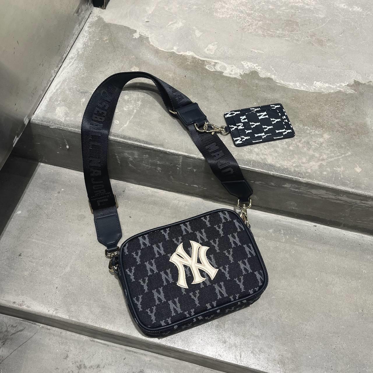 Túi MLB Monogram JQD NY Yankees 20cm [ 7ACRM052N-50BLS ]
