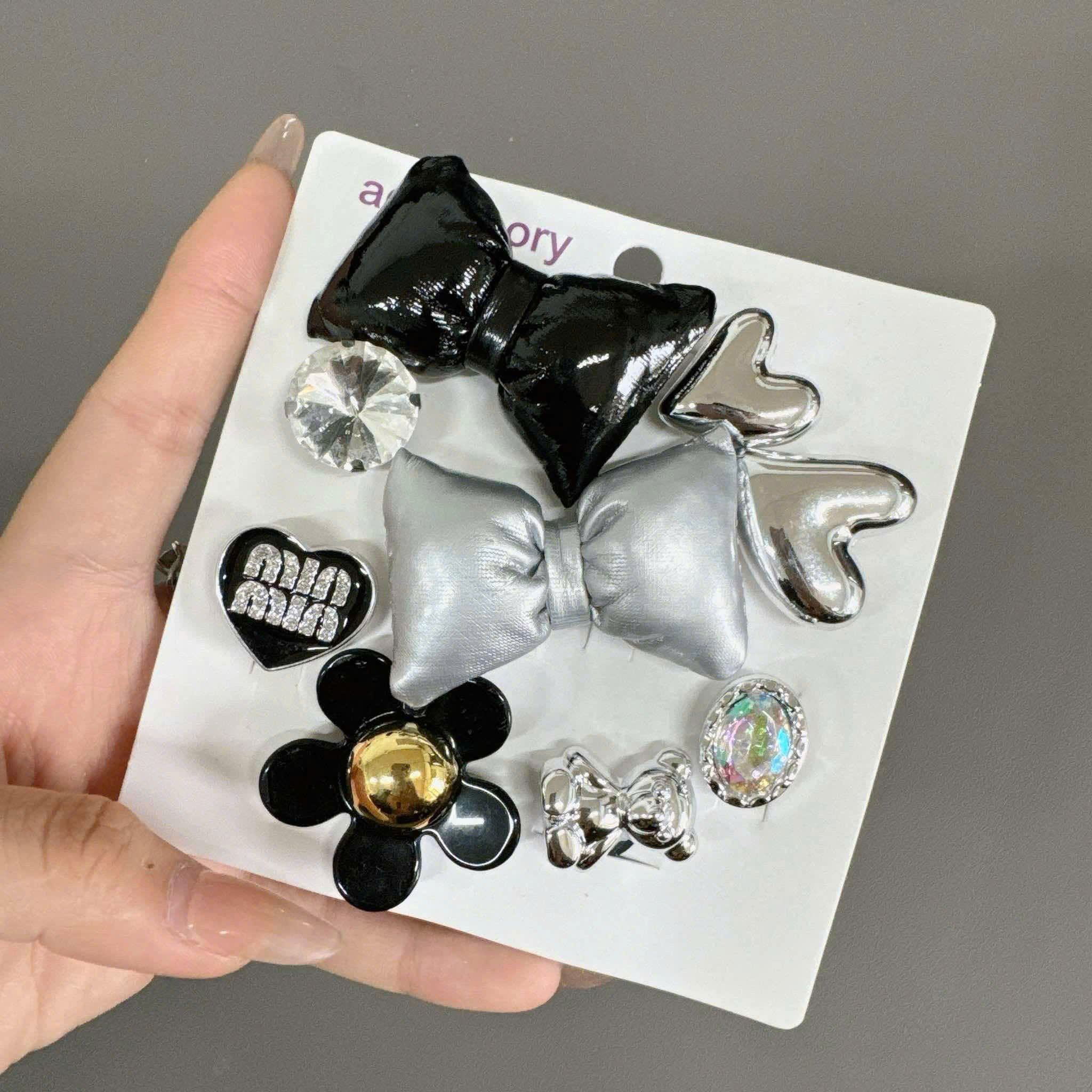 Combo 10 chiếc Jibbitz Crocs, Sticker Gắn Dép, Charm Bearbrick