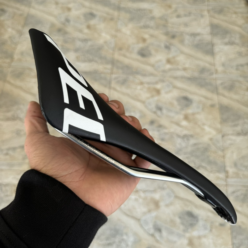 Yên lổ SPECIALIZED Evo gọng nhôm