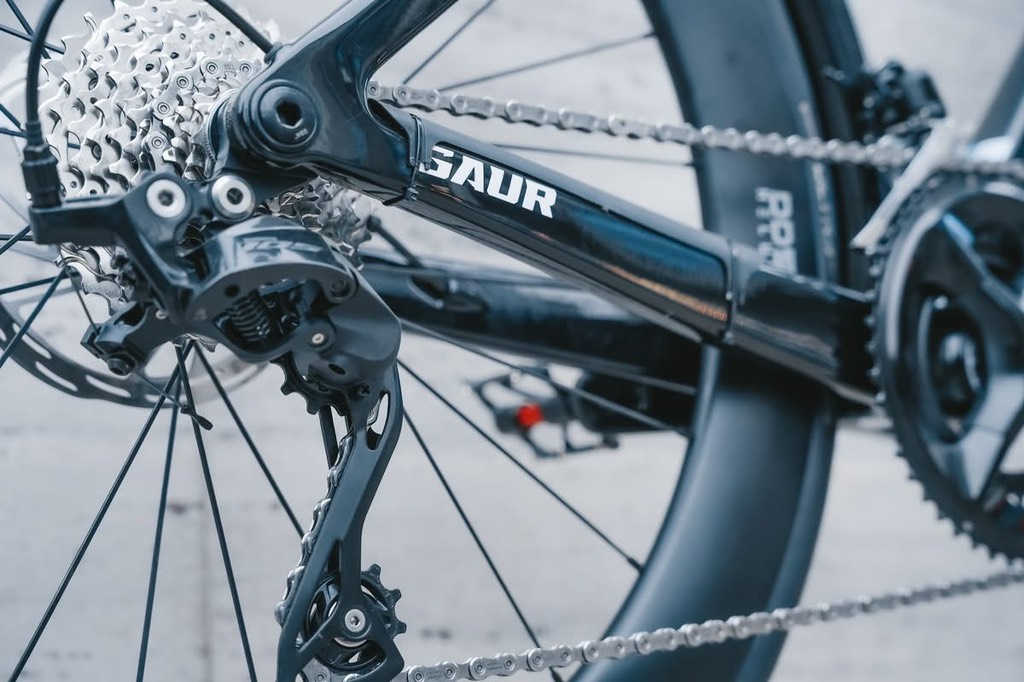 Xe đạp đua carbon NESTO Gaur 2025