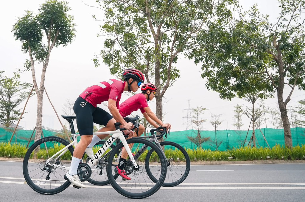 Xe đạp đua nhôm FORTINA FR7010 groupset Tiagra 4700(2x10speed)