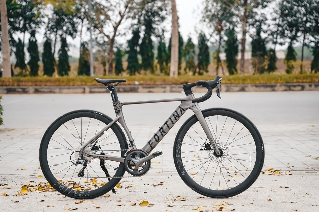 Xe đạp đua nhôm FORTINA FR7010 groupset Tiagra 4700(2x10speed)
