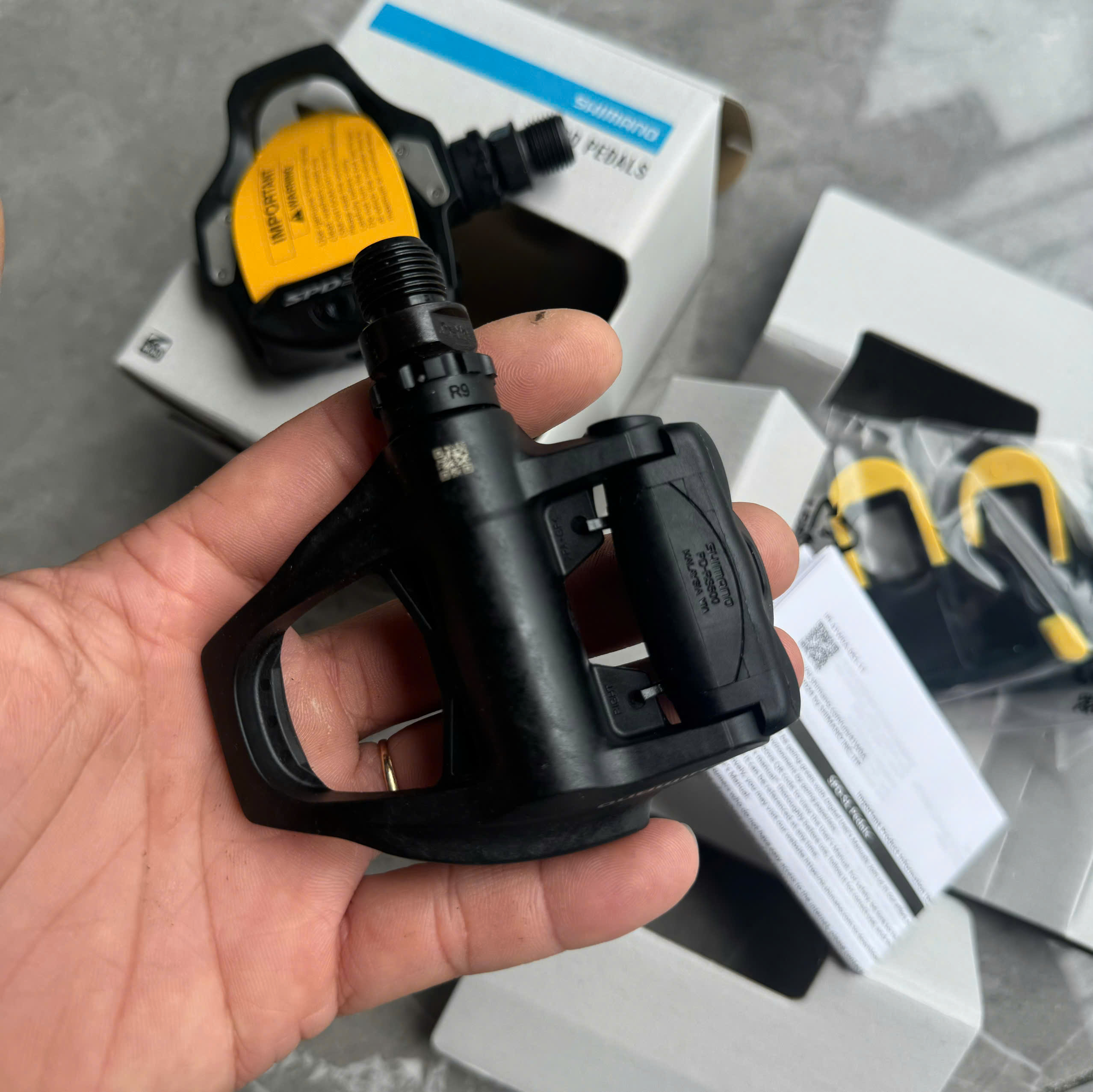 Pedal can xe đạp road SHIMANO RS500 fullbox chính hãng