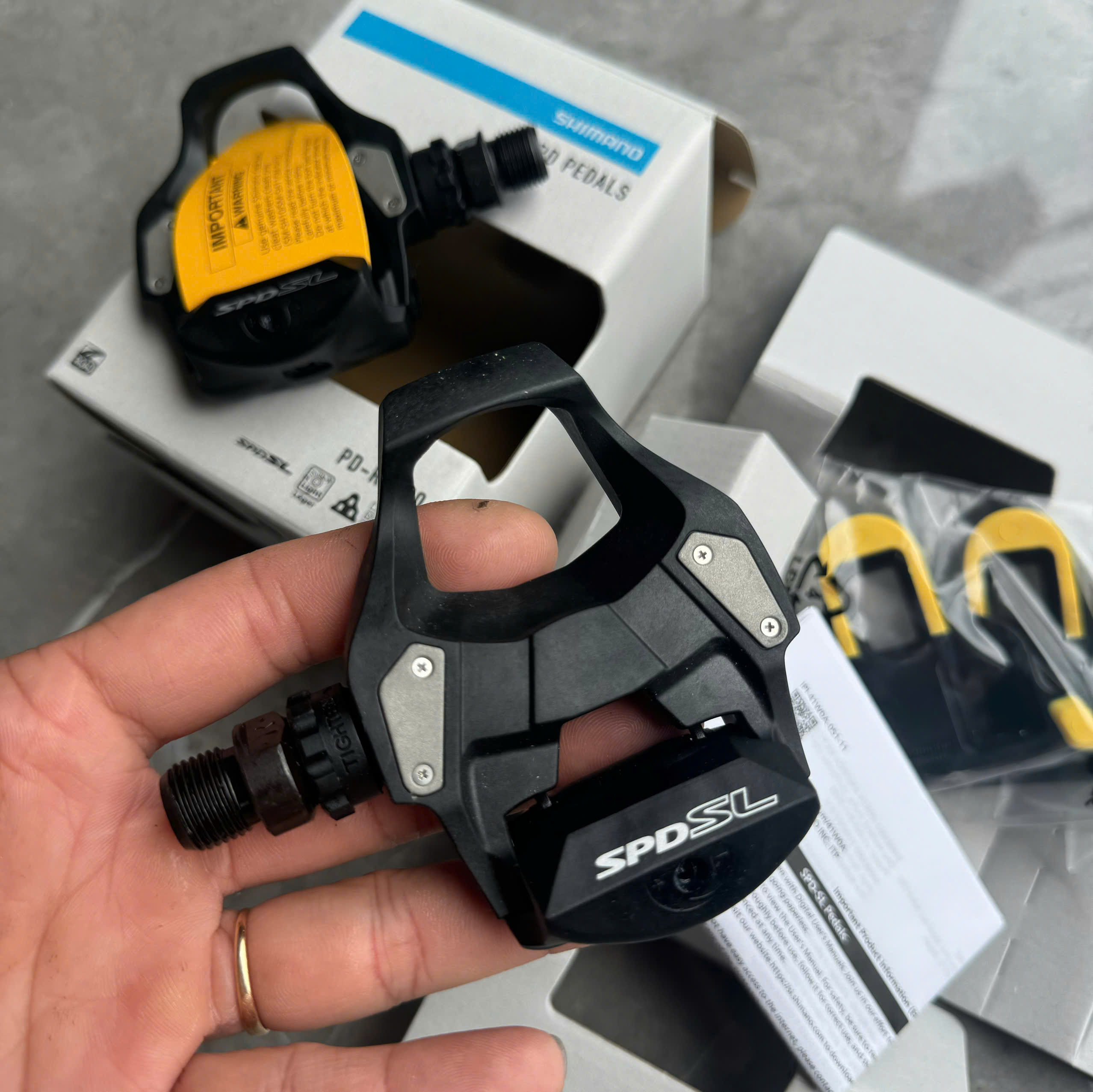 Pedal can xe đạp road SHIMANO RS500 fullbox chính hãng