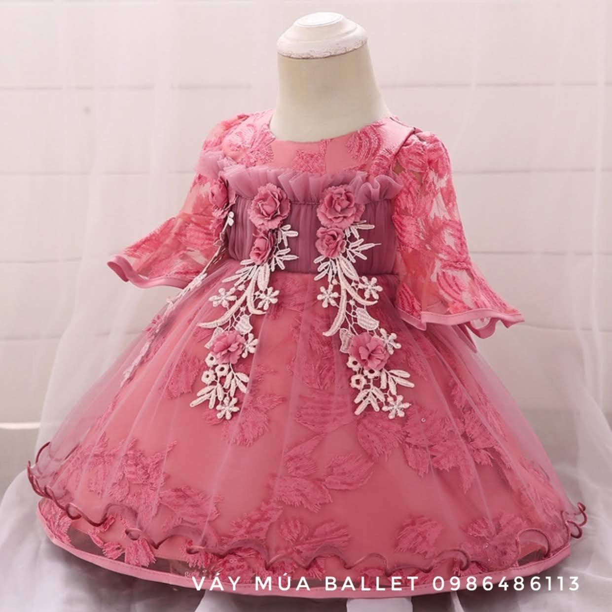 Đầm xòe công chúa rớt dây viền ngọc màu hồng dâu