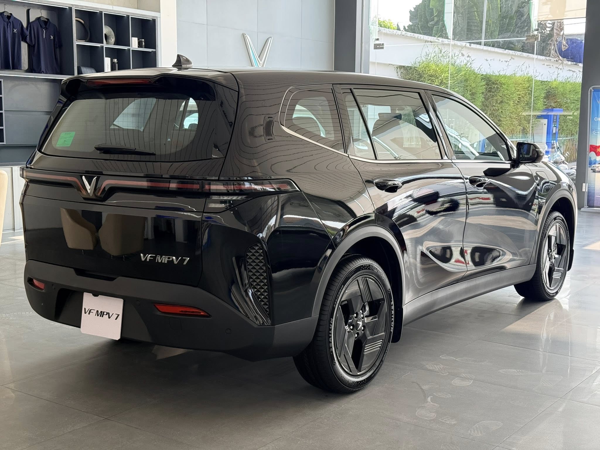 VINFAST VF MPV7 - LỰA CHỌN THOẢI MÁI CHO ĐẠI GIA ĐÌNH