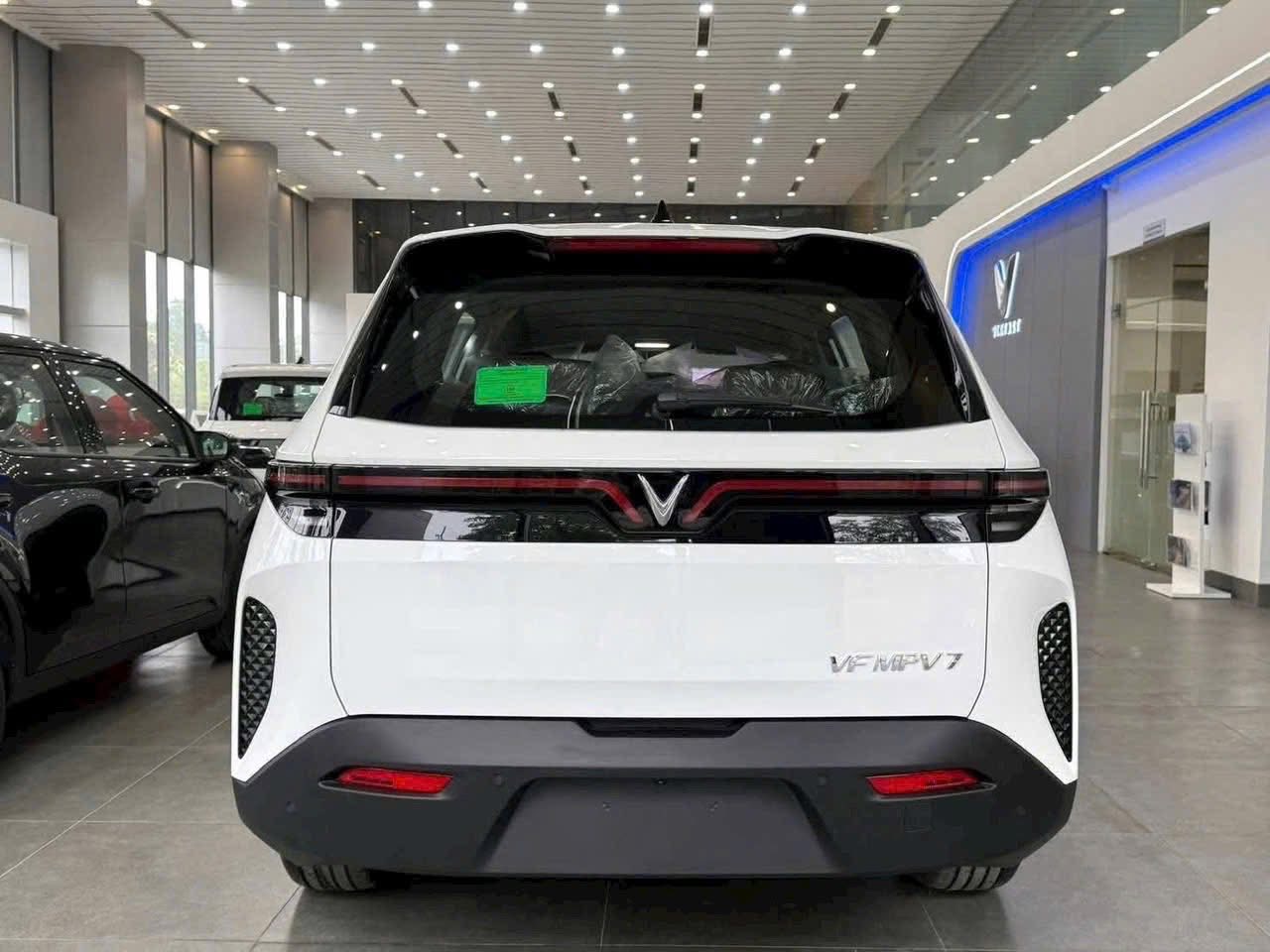 VINFAST VF MPV7 - LỰA CHỌN THOẢI MÁI CHO ĐẠI GIA ĐÌNH