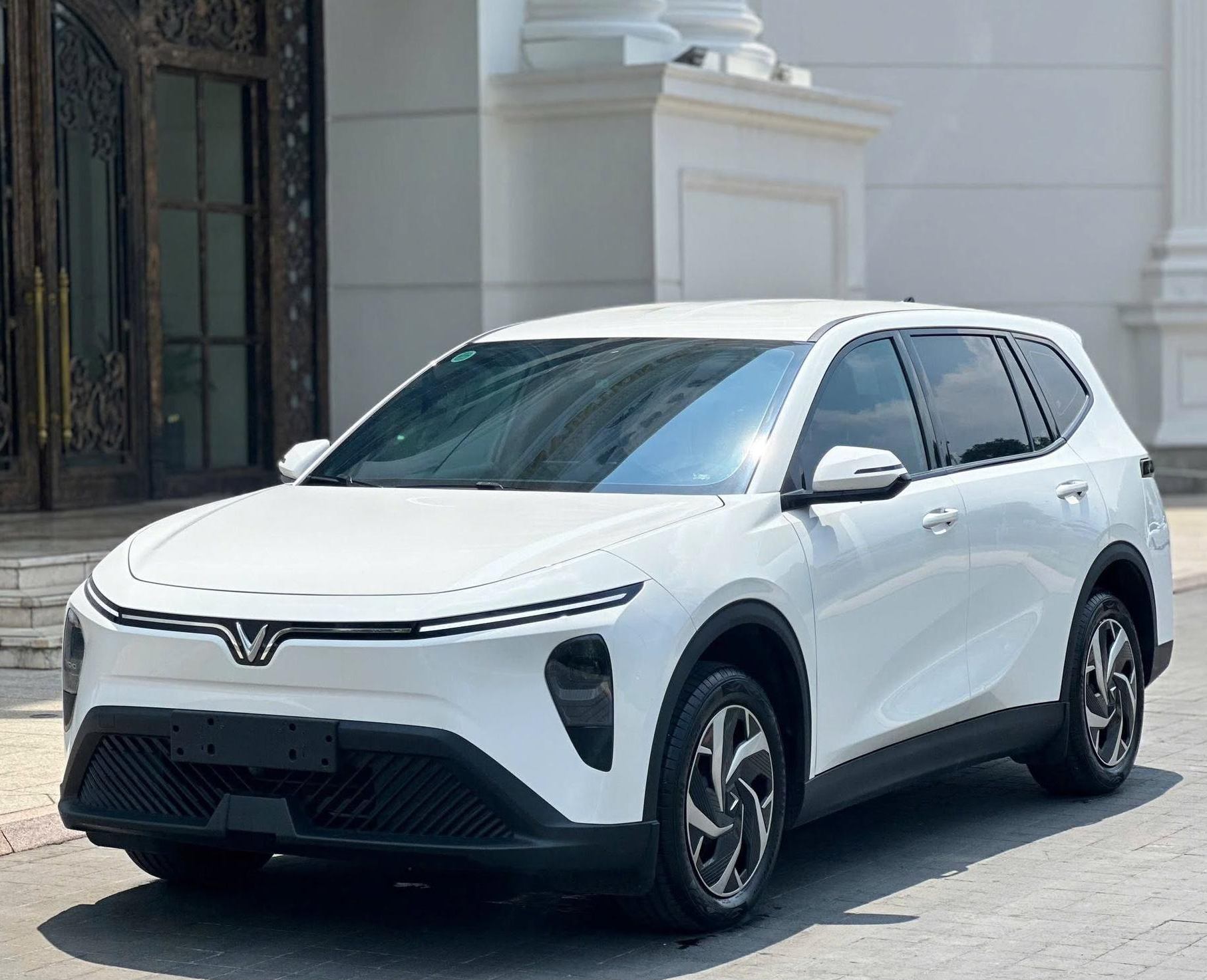 VINFAST LIMO GREEN - Lựa chọn tinh tế cho xe dịch vụ thế hệ mới