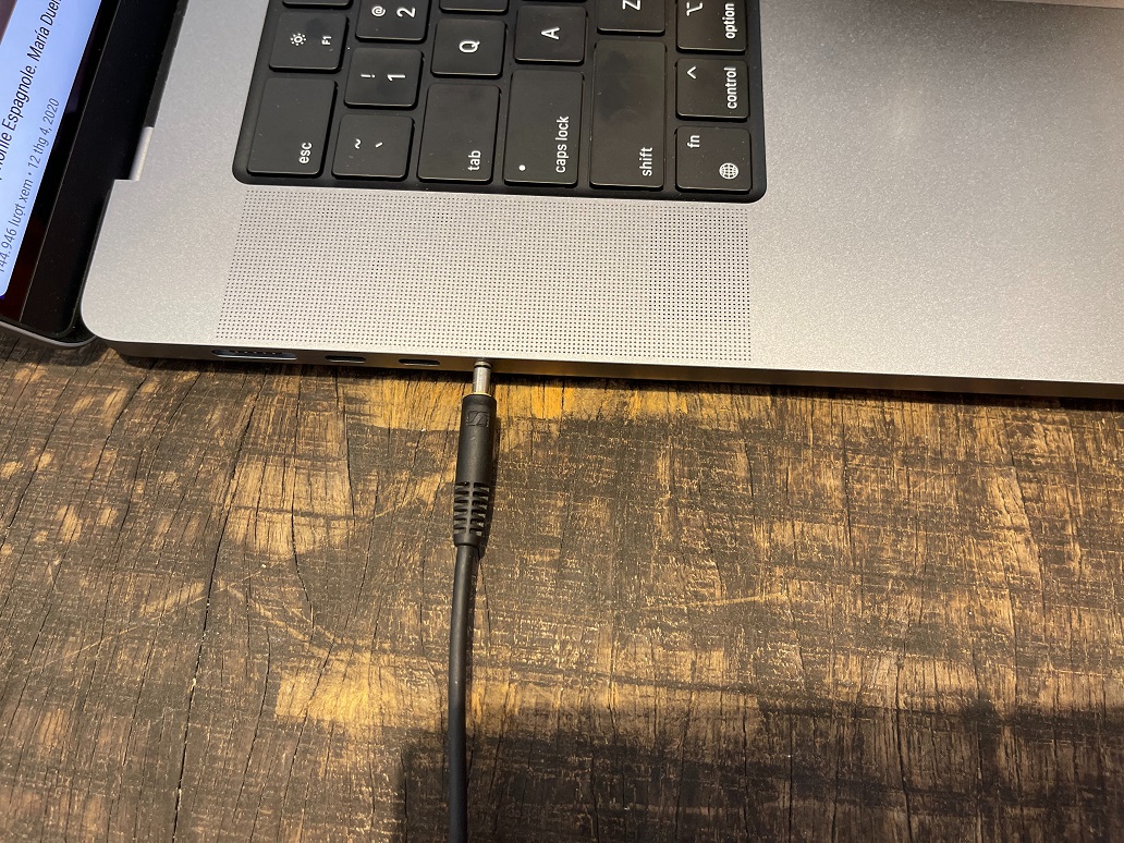 Ngõ tai nghe 3.5mm trên Macbook Pro 2021 cho âm thanh rất hay