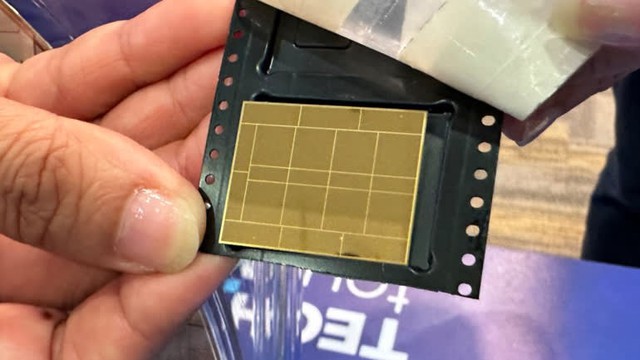 Không thu nhỏ chip thêm nữa, đây mới là công nghệ giúp Intel giành lại ngôi vương ngành chip