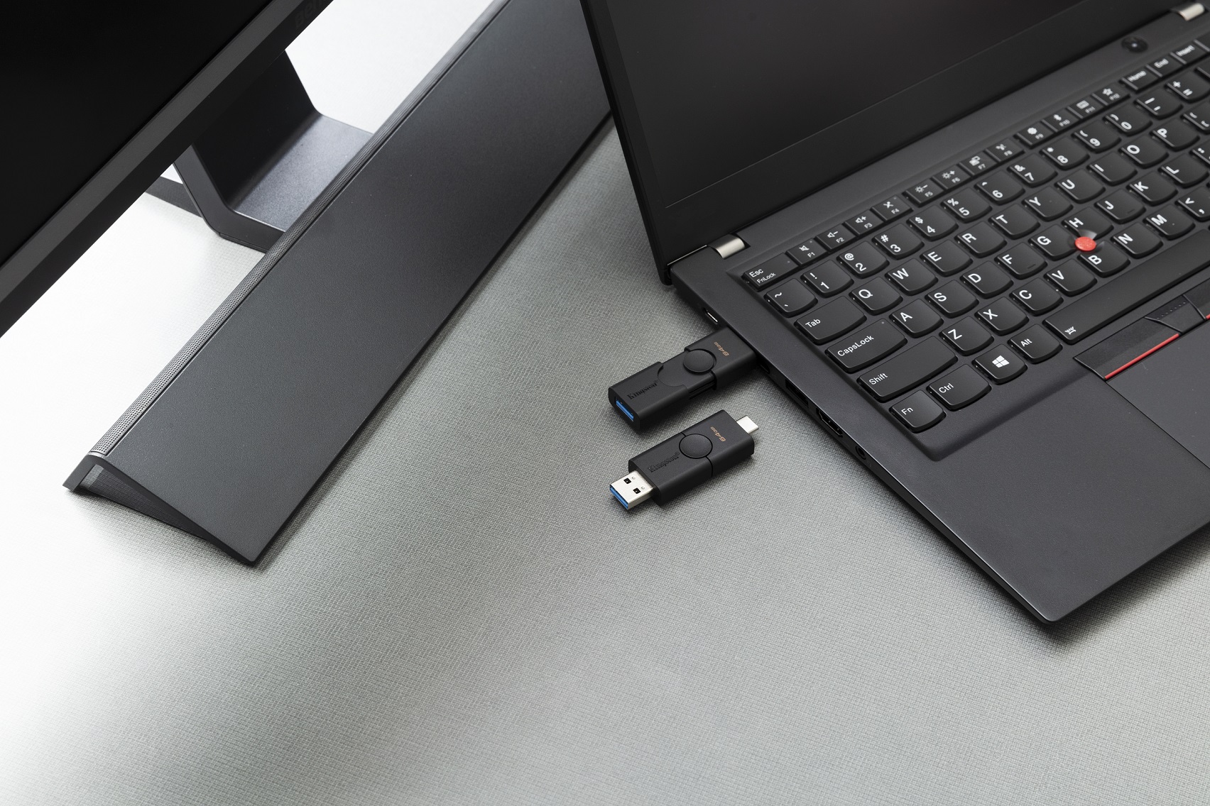 Kingston cho ra mắt USB Flash DataTraveler Due đa nhiệm
