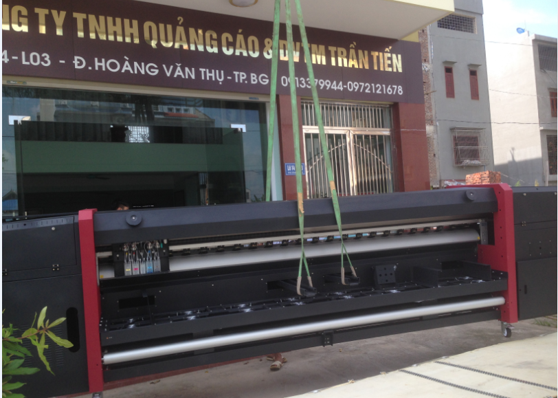 Công ty TNHH quảng cáo & DVTM Trần Tiến - Máy in bạt khổ 3m2