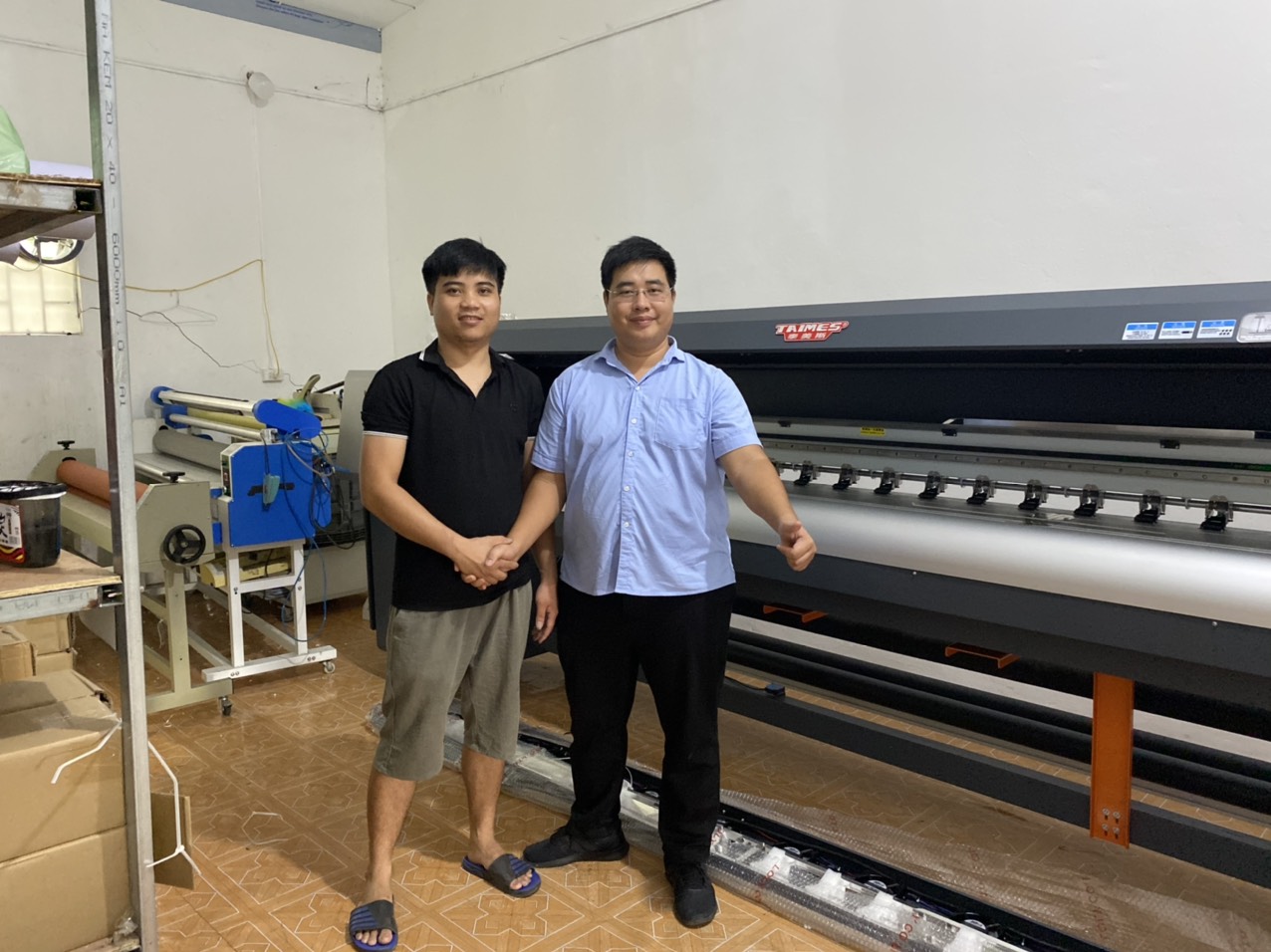 Bàn giao công nghệ máy in bạt khổ 3m2 Taimes T5Q cho Công ty TNHH MTV Luxer Việt Nam tại Trần Hưng Đạo 