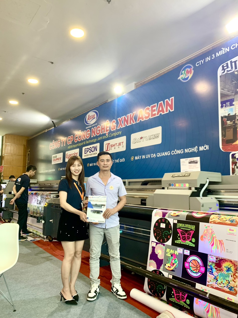 Bàn giao máy in uv dạ quang cho công ty Anh Khôi tại Bắc Giang