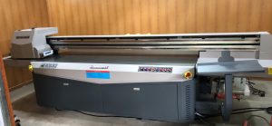 máy in uv phẳng