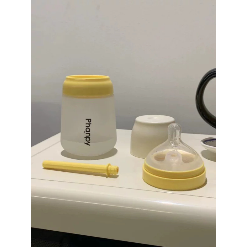 PHANPY | Bình Sữa Thủy Tinh Chống Đầy Hơi Bọc Silicone Dung Tích 160ml - 240ml